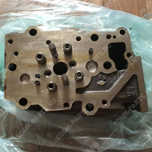 Головка блока цилиндров KOMATSU D65E-12 6151-12-1101